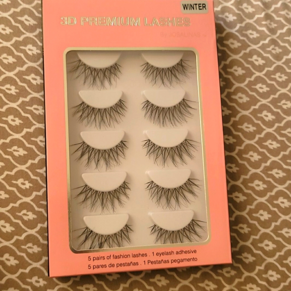 5 pairs Wispy criss cross lashes